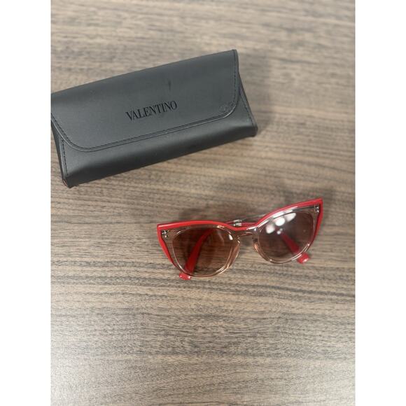 Valentino Red Cat Eye Sunglasses – Designer Women’s Luxury Shades with Case - Picture 1 of 7